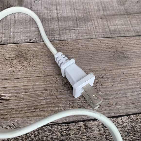 Hello Kitty Clock Pink AM/FM Projection Radio - Picture 11 of 11